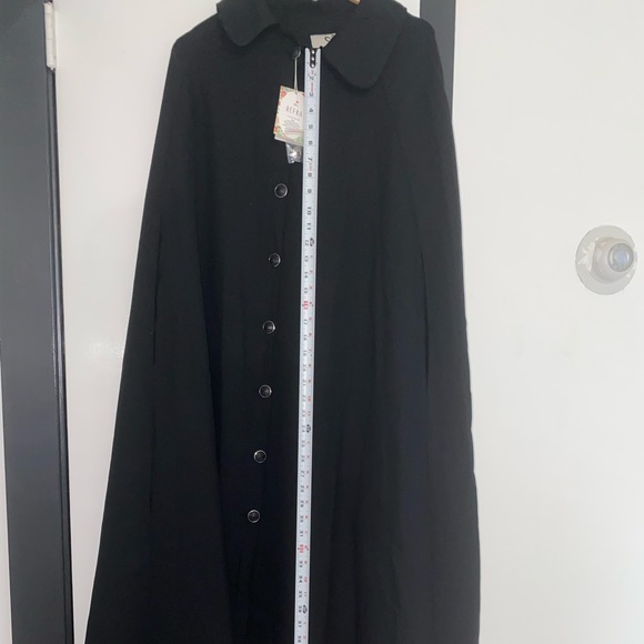 Below knee black cloak - Picture 7 of 10